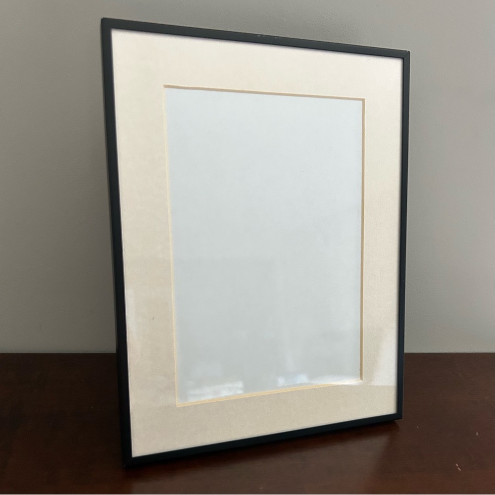 Black and Cream Photo Frame